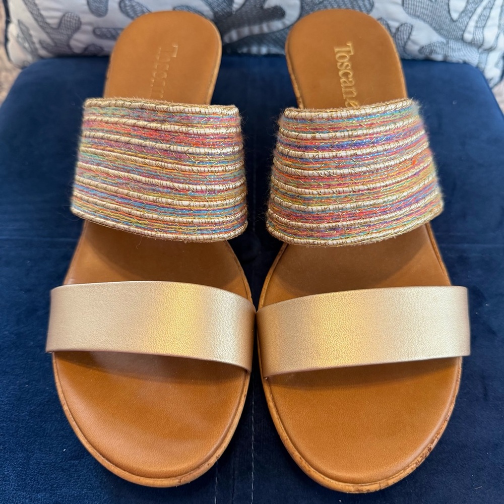 Toscana Women's Multicolor and Gold Sandals